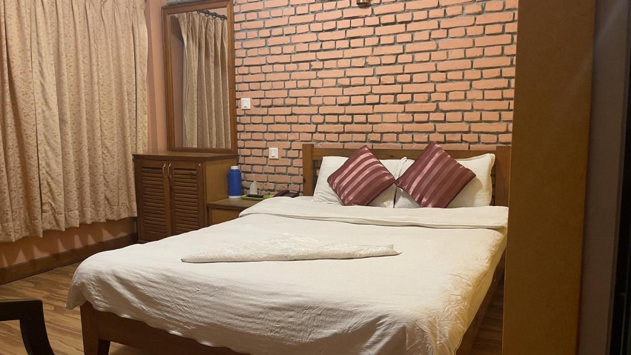 Hotel Valley View Inn Нагаркот Екстериор снимка