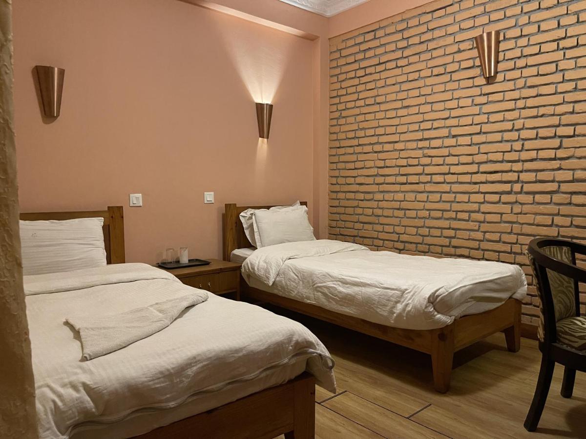 Hotel Valley View Inn Нагаркот Екстериор снимка