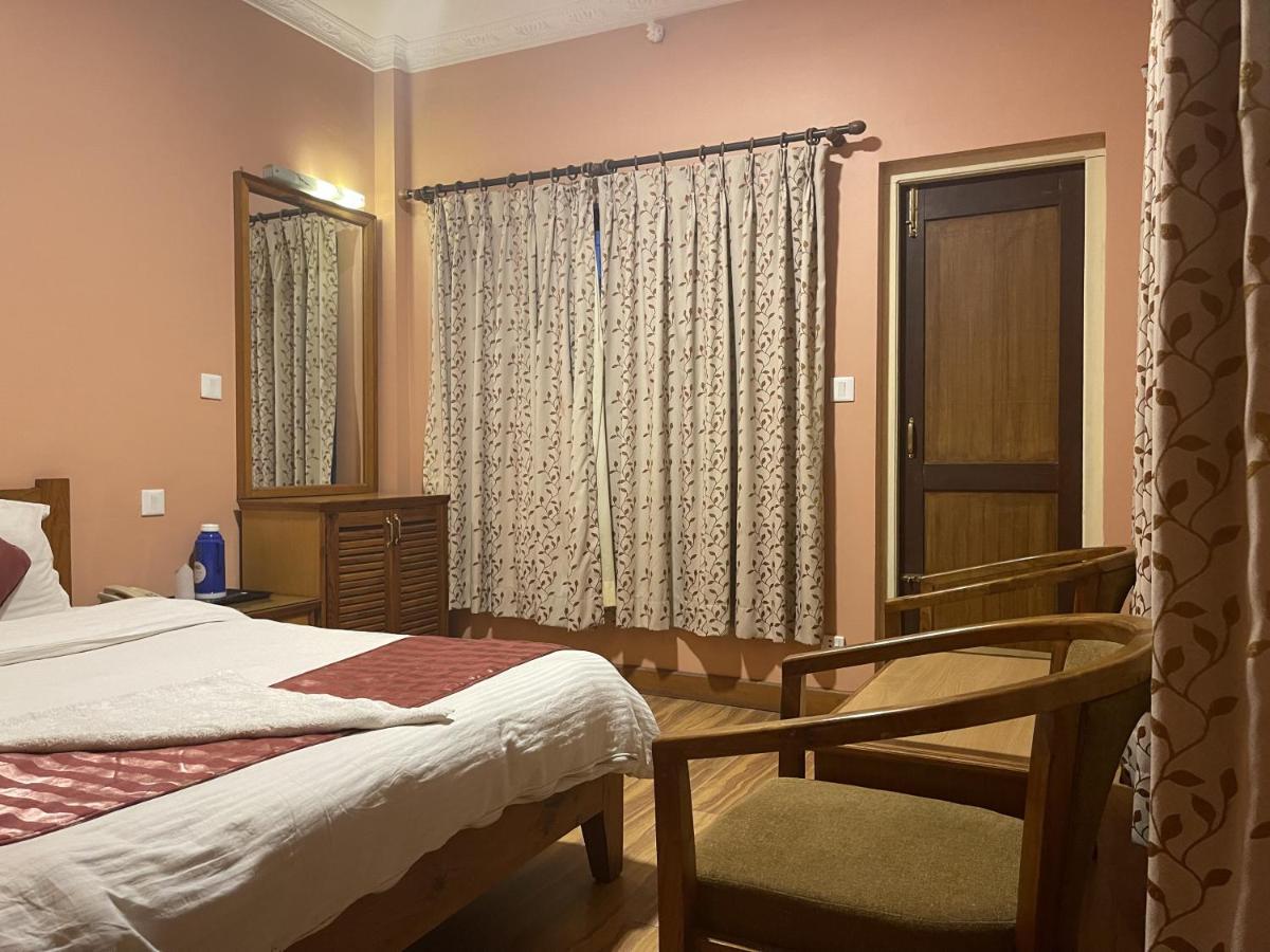 Hotel Valley View Inn Нагаркот Екстериор снимка