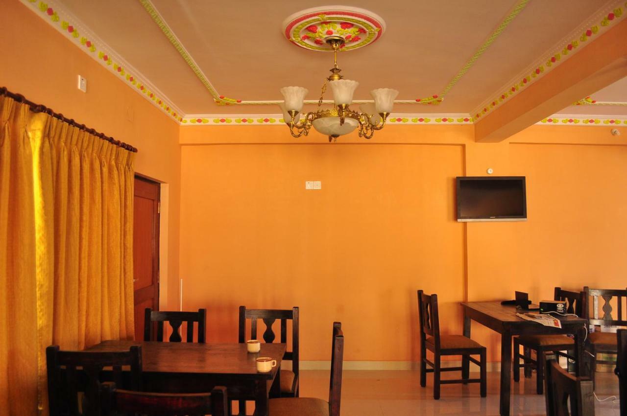 Hotel Valley View Inn Нагаркот Екстериор снимка